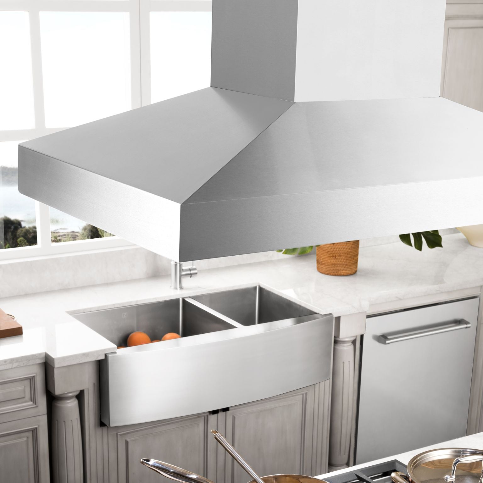 ZLINE 30 in. Island Mount Range Hood Convertible Stainless Steel 400 CFM (KL3i-30)
