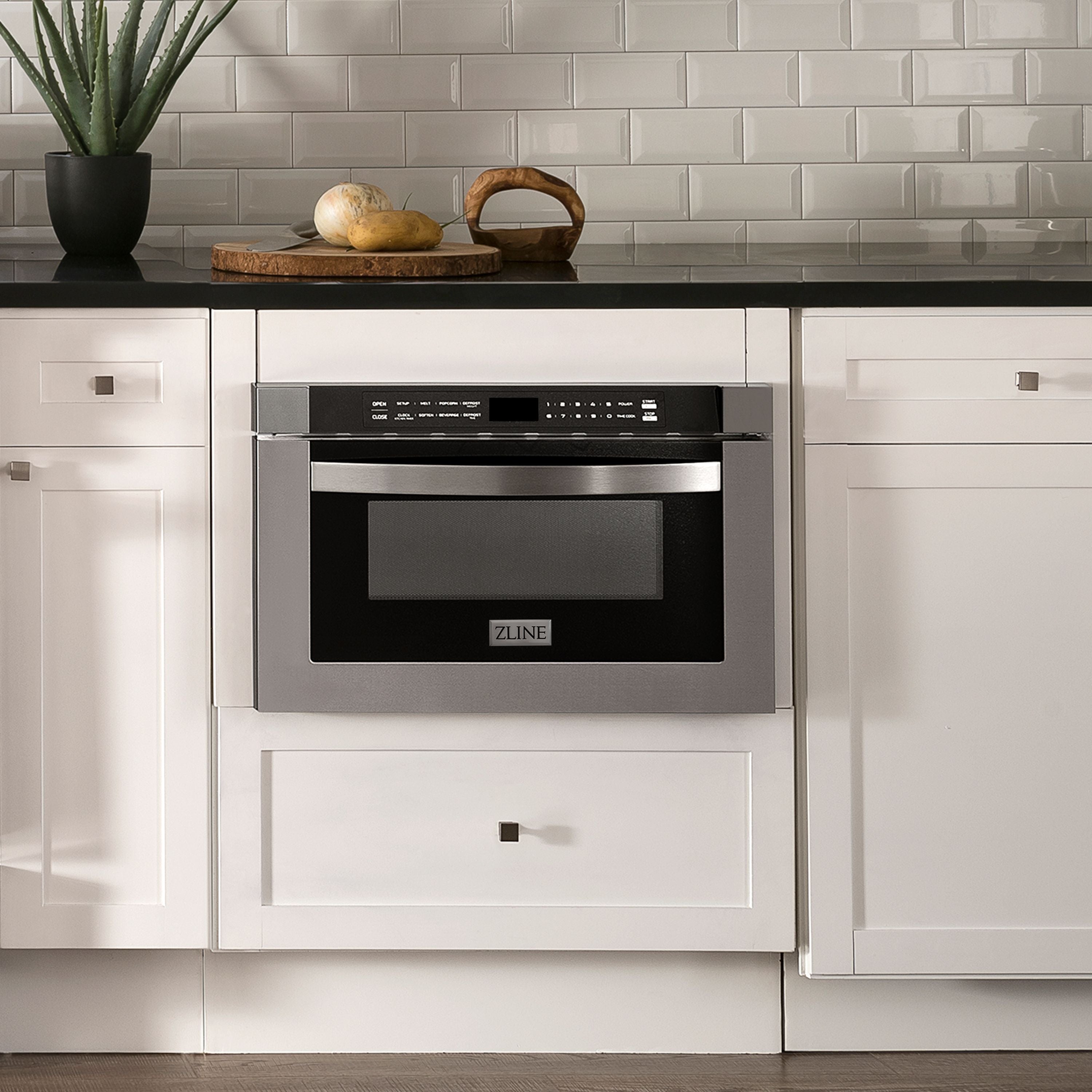 ZLINE 5-Piece Appliance Package - 60 In. Range, Range Hood, Refrigerator, Microwave and Dishwasher in Stainless Steel, 5KPR-RARH60-MWDWV