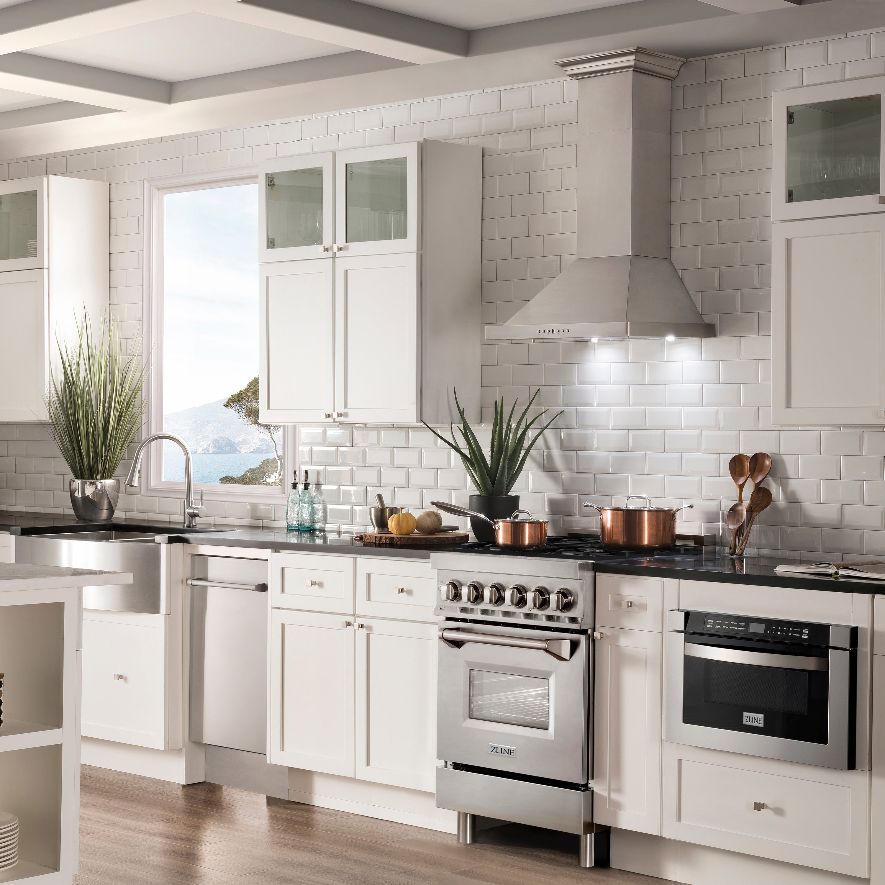 ZLINE 24 in. Dual Fuel Freestanding Range with Gas Burners and Electric Oven in Stainless Steel (RA24)