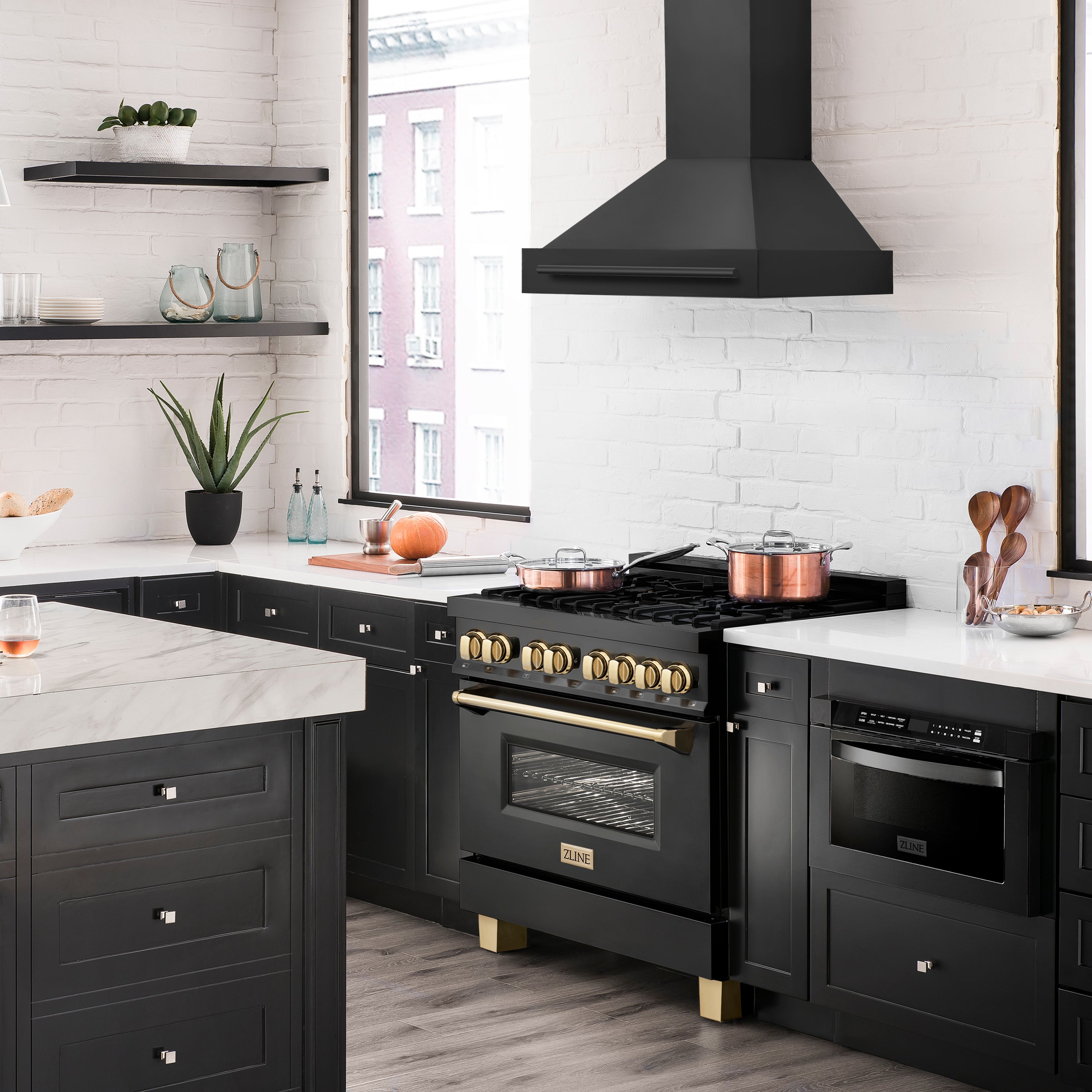 ZLINE 36 in. Range Hood Black Stainless Steel Wall Mount with Black Handle (BS655-36-BS)