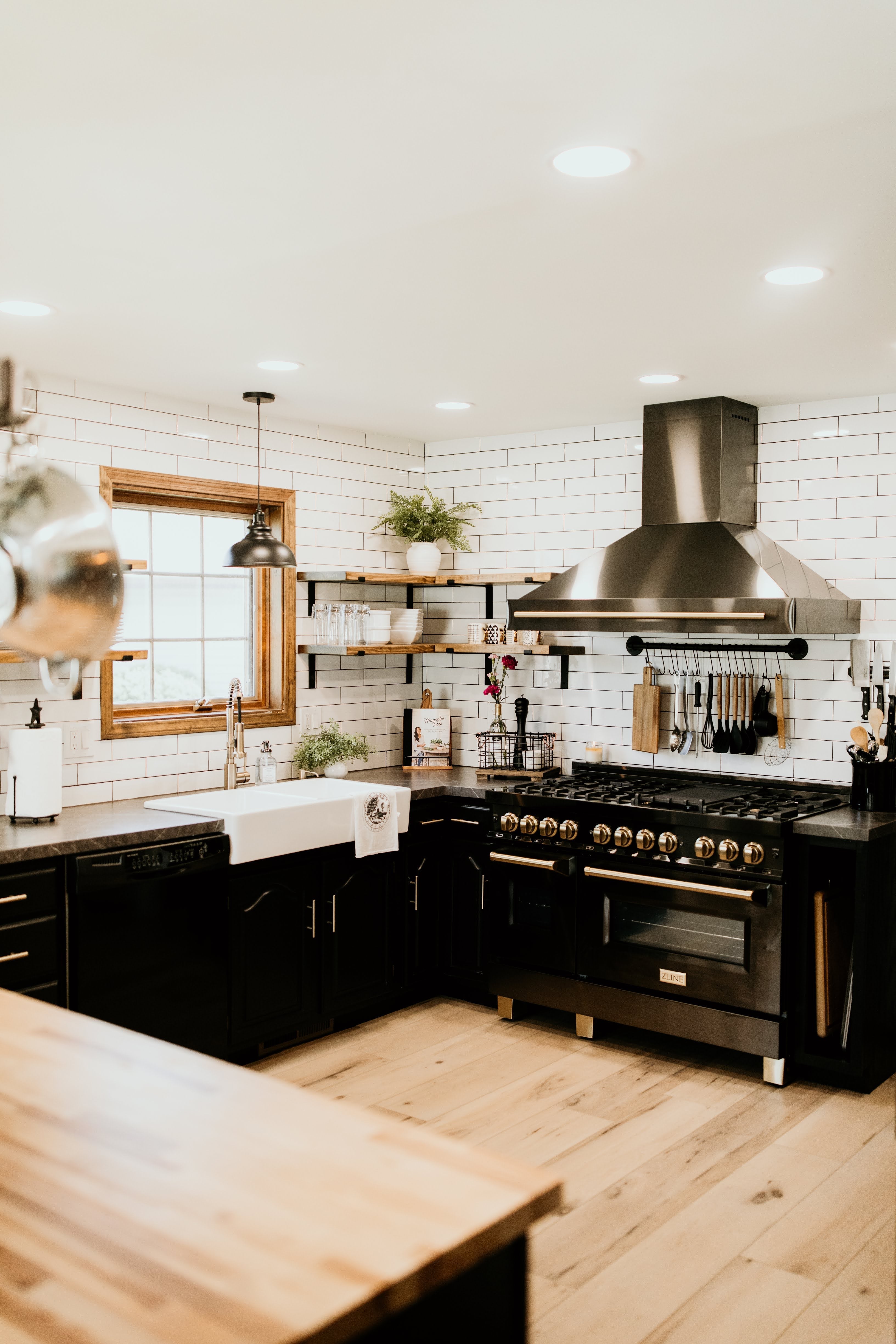 ZLINE 48 in. Wall Mount Range Hood Black Stainless Steel Gold Handle 400 CFM (BS655Z-48-G)
