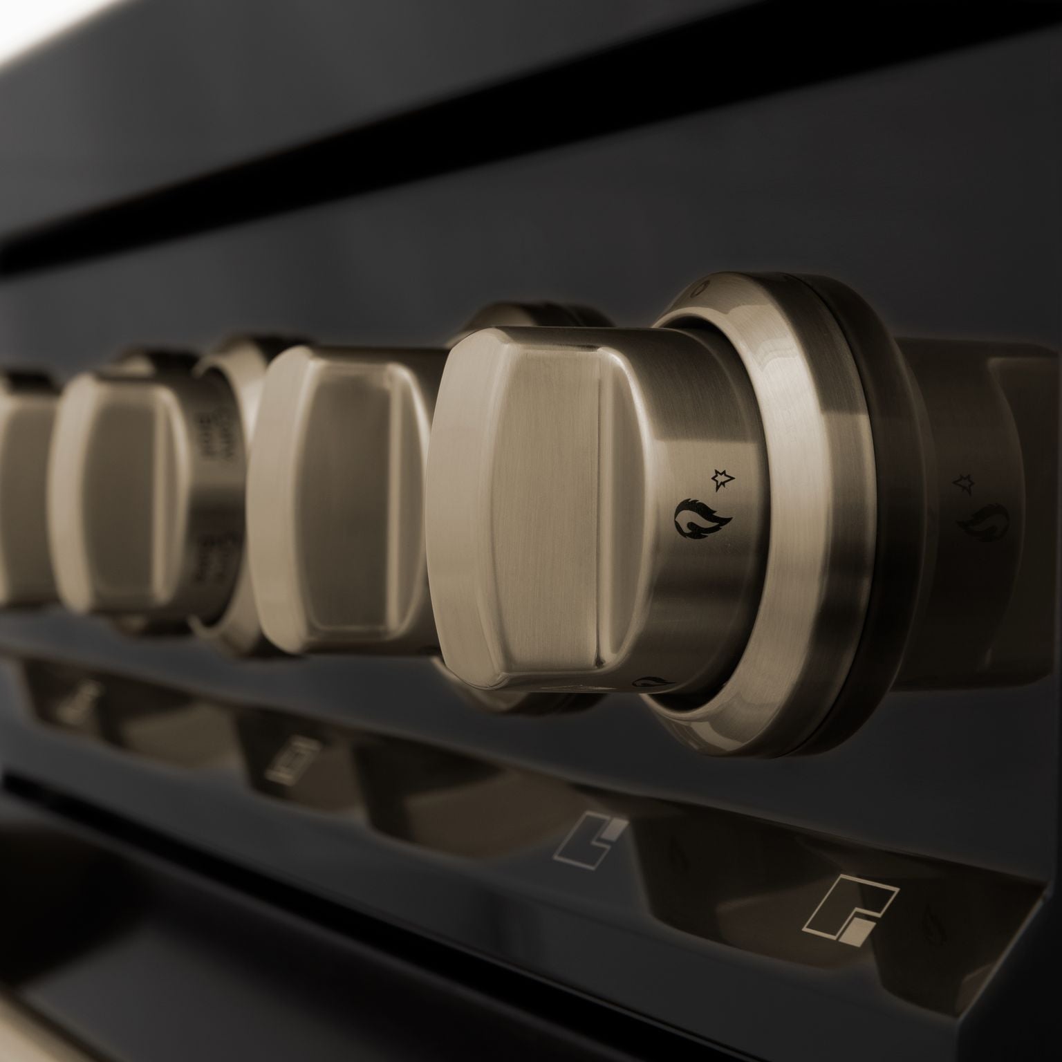 ZLINE Autograph Edition 24 in. Dual Fuel Range – Black Stainless Steel with Bronze Accents (RABZ-24-CB)