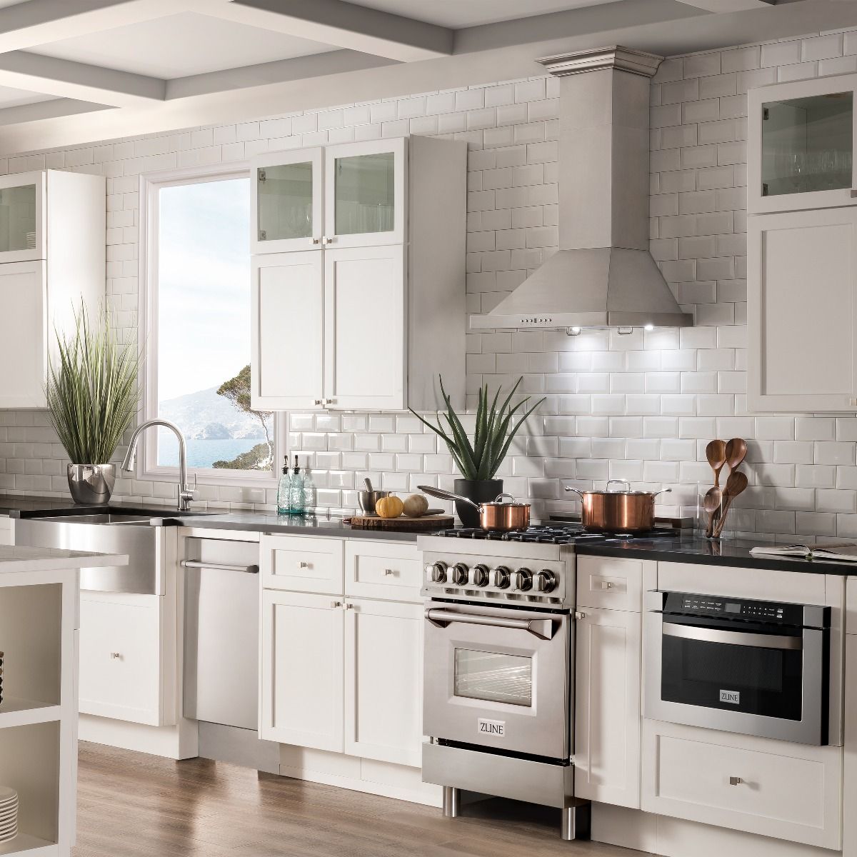 ZLINE 24 in. Dual Fuel Range with Gas Burners and Electric Oven in Stainless Steel with Brass Burners (RA-BR-24)