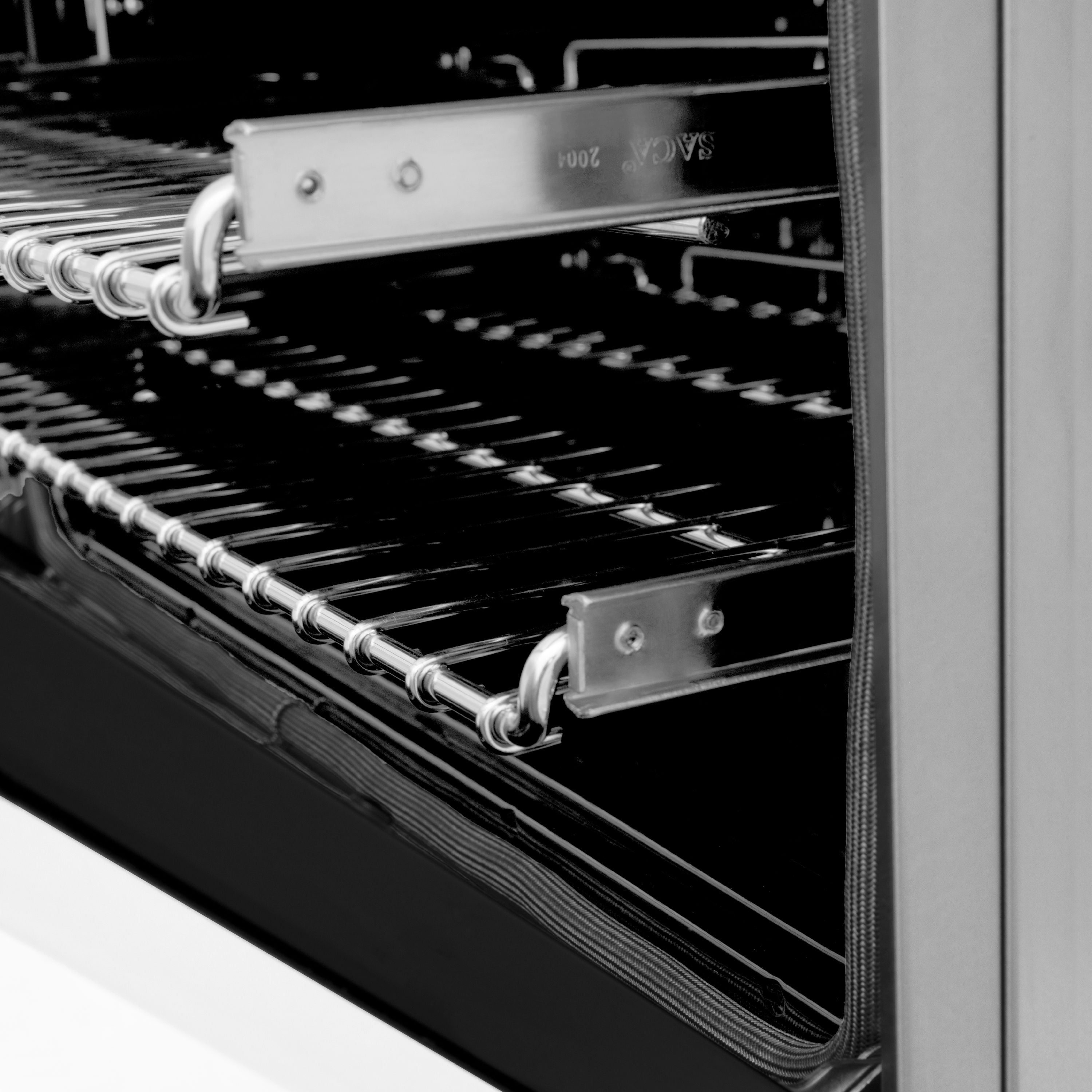 ZLINE Autograph 30 in. Dual Fuel Range 4.0 cu. ft. Gas Cooktop with Electric Convection Oven, White Matte Door and Black Matte Accents (RAZ-WM-30-MB)