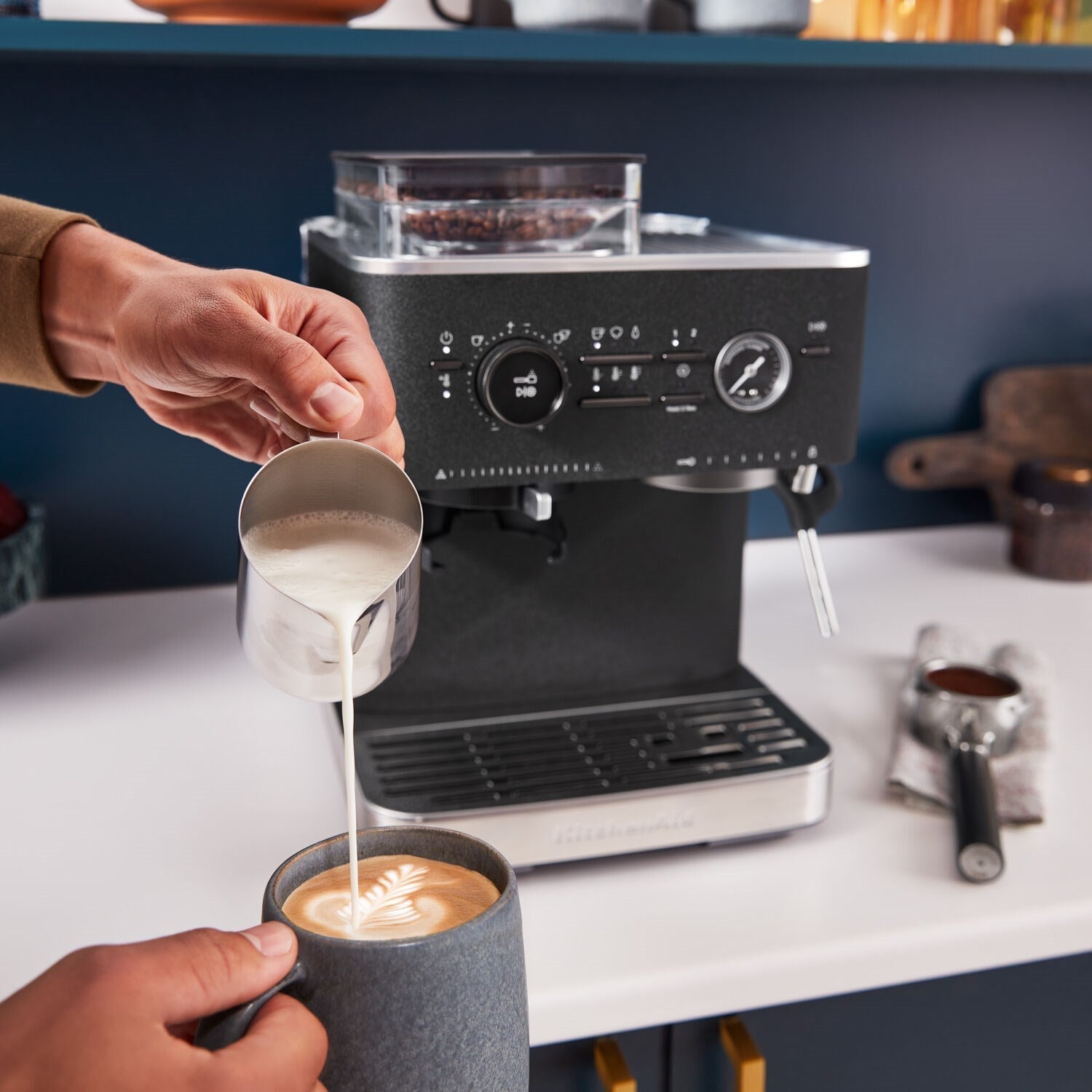 KitchenAid Semi-Automatic Espresso Machine with Burr Grinder in Cast Iron Black - 15 Bar Pump (KES6551BK)