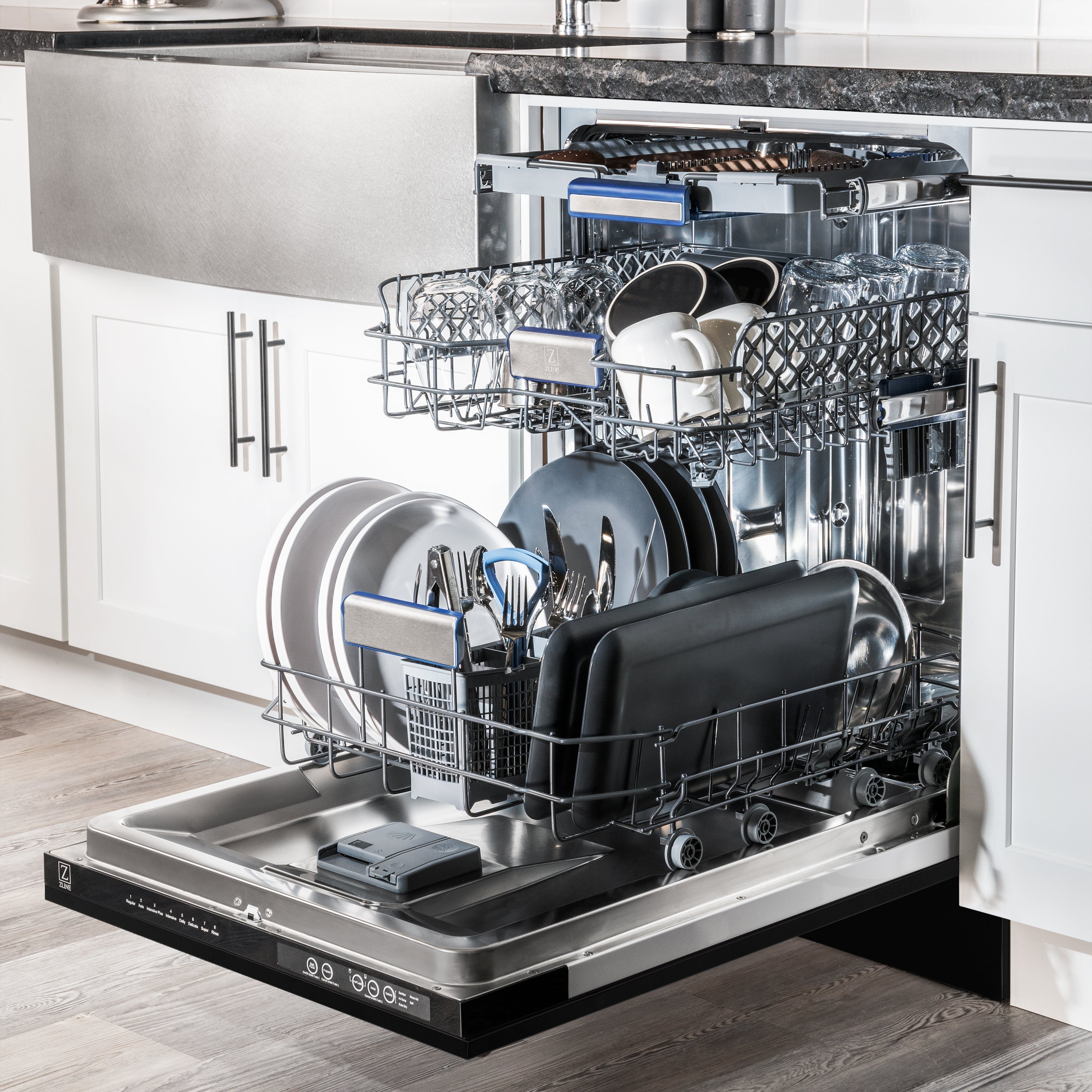 ZLINE Autograph Edition 18-Inch Dishwasher, Black Stainless Steel, Gold Handle, Model DWVZ-BS-18-G