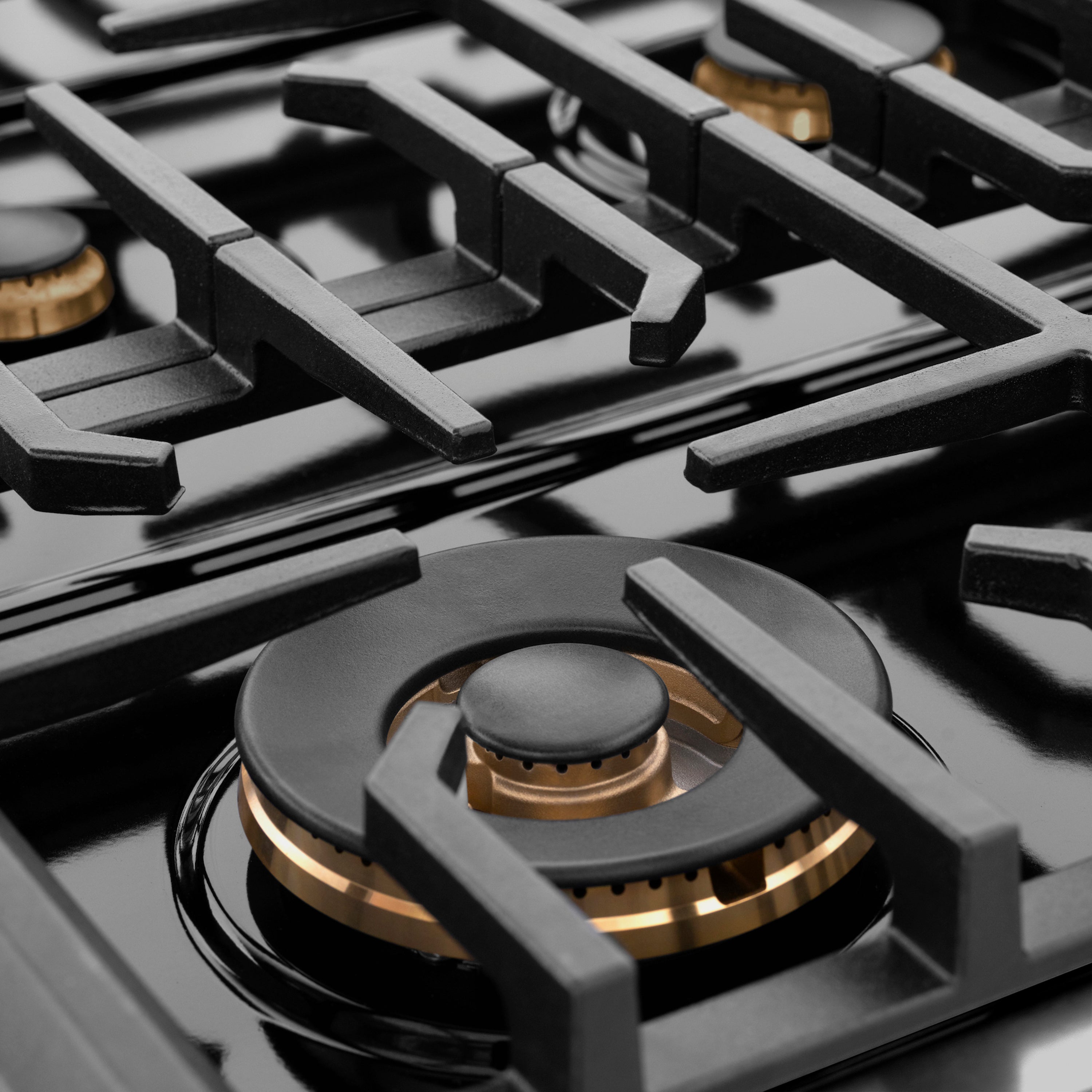 ZLINE 48 in. Dual Fuel Range 6.7 cu. ft. Double Oven, 8 Burner Gas Cooktop, Black Stainless Steel, Champagne Bronze Helix Handles & Knobs (SDRBZ-48-KCB)