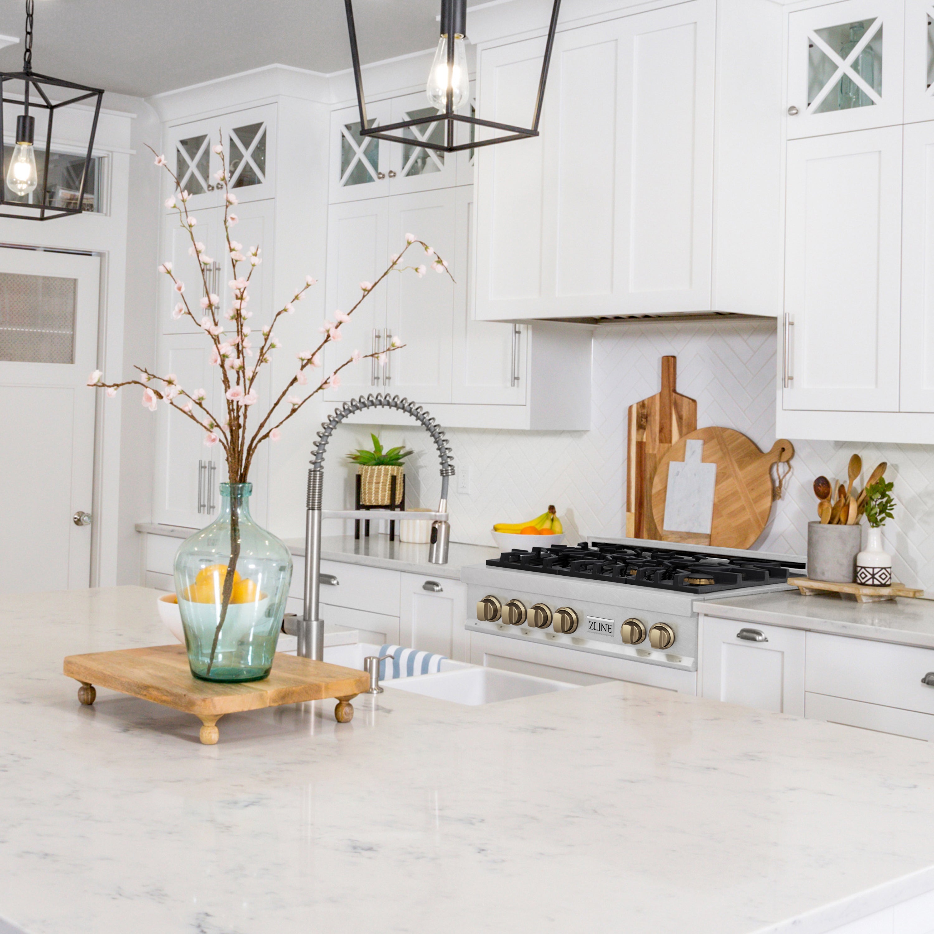 ZLINE Autograph 36" Legacy Gas Rangetop with 6 Burners and Porcelain Cooktop in Satin Stainless Steel with Champagne Bronze Accents, RTSZ-36-CB