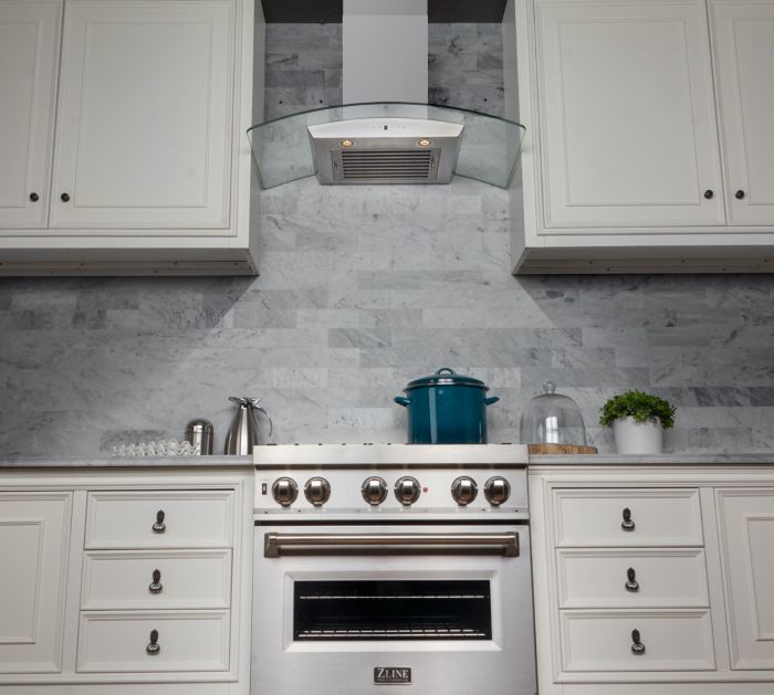 ZLINE 36 in Wall Range Hood Stainless Steel Indoor Kitchen Ventilation (KZ-36)