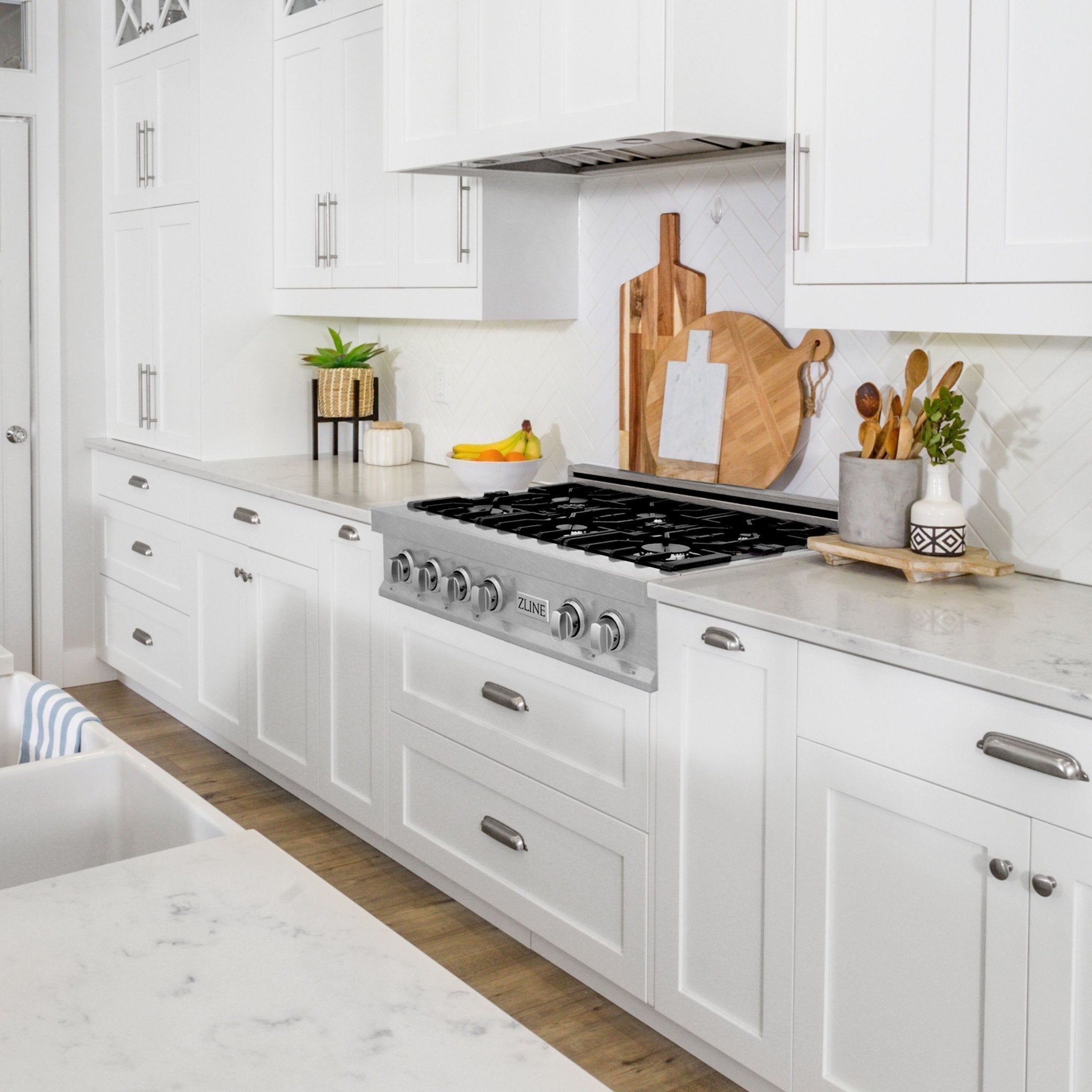 ZLINE 30" Legacy Gas Rangetop with 4 Burners and Porcelain Cooktop in Satin Stainless Steel with Griddle, RTS-GR-30